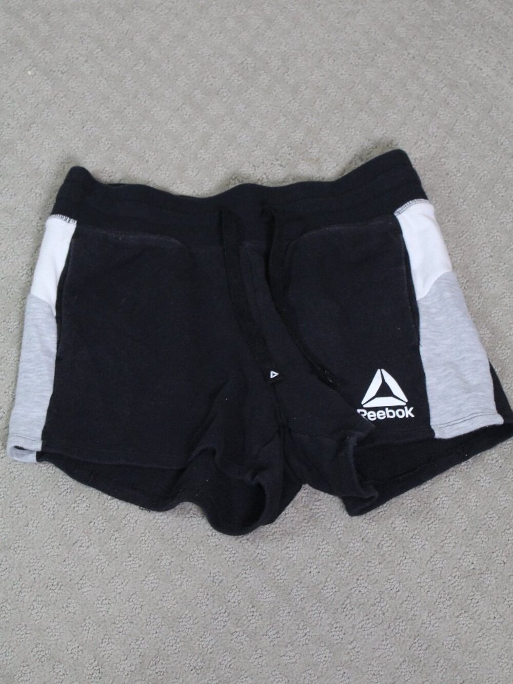 Reebok Size M Black Grey White Drawstring Knit Logo 3.5" Shorts